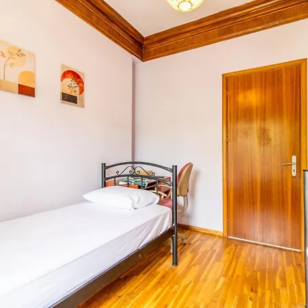 Finas Apartman Kavála